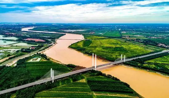 濱州市擬出讓地?zé)岬V業(yè)權(quán)32個(gè) 涵蓋供暖、溫泉洗浴、養(yǎng)殖3類(lèi)應(yīng)用場(chǎng)景-地大熱能