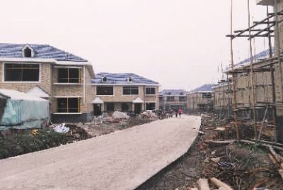 建設(shè)中的江洲墟場安置小區(qū)。